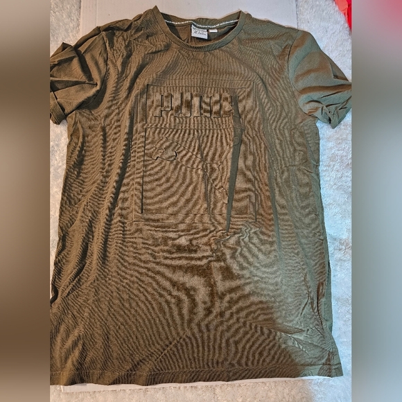 Green puma shirt - Picture 1 of 3